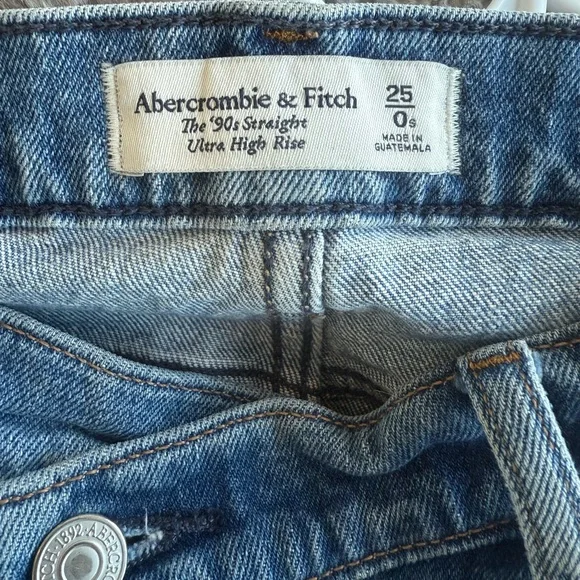 Abercrombie & Fitch 90’s Straight Ultra High Rise Jean - Picture 2 of 4